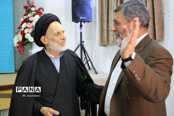 نشست تبیین مسائل جاری انقلاب اسلامی با سخنرانی صفار هرندی