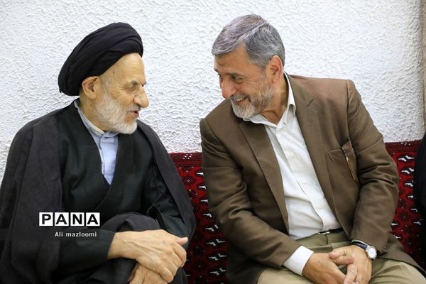 نشست تبیین مسائل جاری انقلاب اسلامی با سخنرانی صفار هرندی