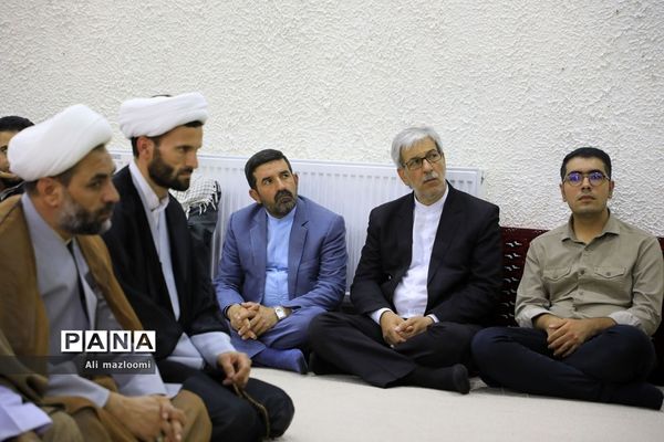 نشست تبیین مسائل جاری انقلاب اسلامی با سخنرانی صفار هرندی