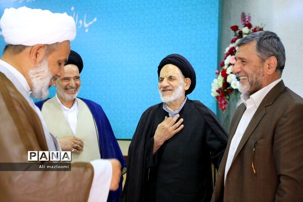 نشست تبیین مسائل جاری انقلاب اسلامی با سخنرانی صفار هرندی