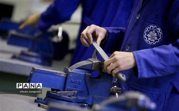 مدیرکل دفتر ارتباط با صنعت وزارت علوم، تحقیقات و فناوری: باید در زمینه اشتغال و مهارت‌آموزی فرهنگسازی صورت گیرد