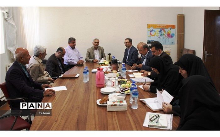 فولادوند: باید از تجربیات بازنشستگان استفاده کرد