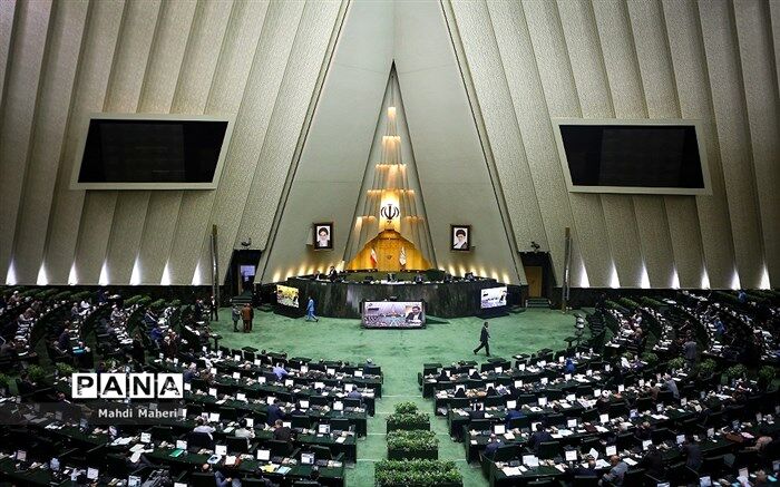 بررسی نحوه توزیع 14 میلیارد دلار کالای اساسی پشت درهای بسته مجلس