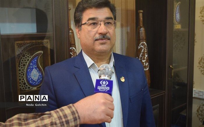 بکارگیری  ۴۵ واحد تولیدی جهت تولیدلباس فرم دانش آموزی در ناحیه 3 اهواز