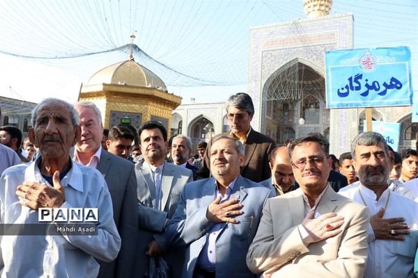 زیارت دسته جمعی دانش‌آموزان قرآنی سراسر کشور در حرم مطهر رضوی