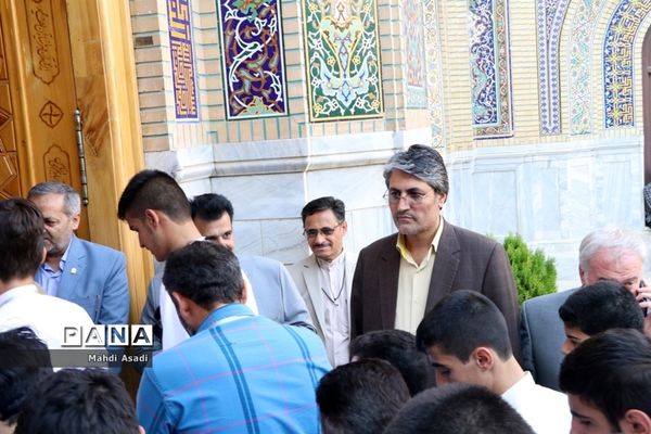 زیارت دسته جمعی دانش‌آموزان قرآنی سراسر کشور در حرم مطهر رضوی