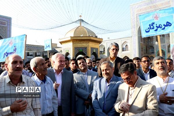 زیارت دسته جمعی دانش‌آموزان قرآنی سراسر کشور در حرم مطهر رضوی