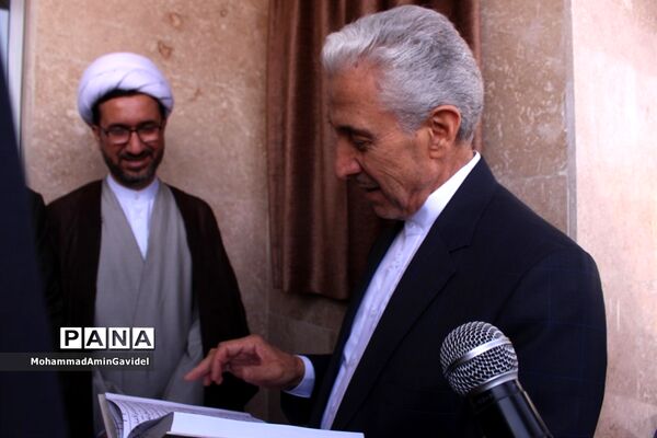 افتتاح ساختمان مرکزی حراست وآشپزخانه صنعتی دانشگاه با حضور وزیر علوم