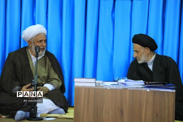 دیدار اعضای شورای جامع تبلیغ خراسان جنوبی با حجت الاسلام و المسلمین عبادی نماینده ولی فقیه در خراسان جنوبی