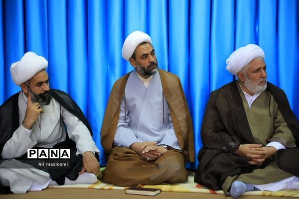 دیدار اعضای شورای جامع تبلیغ خراسان جنوبی با حجت الاسلام و المسلمین عبادی نماینده ولی فقیه در خراسان جنوبی