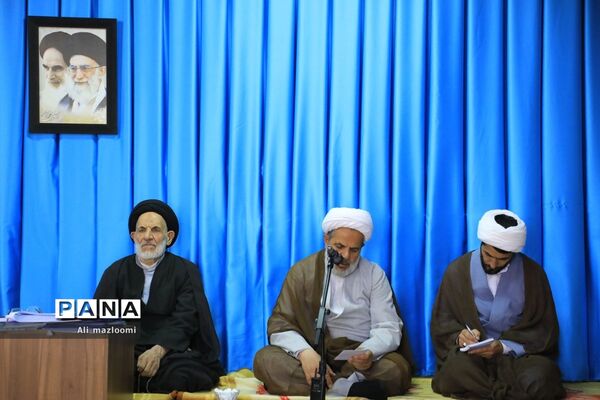 دیدار اعضای شورای جامع تبلیغ خراسان جنوبی با حجت الاسلام و المسلمین عبادی نماینده ولی فقیه در خراسان جنوبی