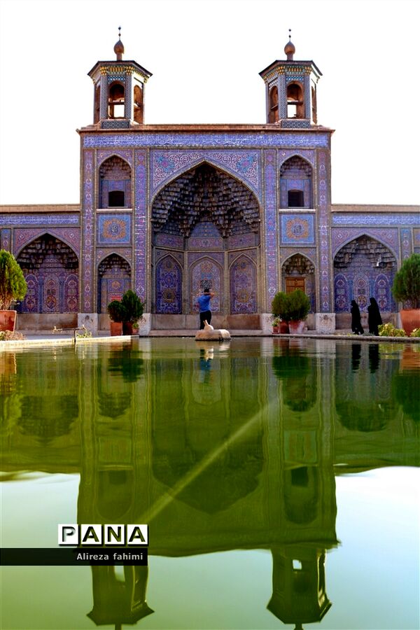 نصیرالملک؛ مسجدی از نور و رنگ