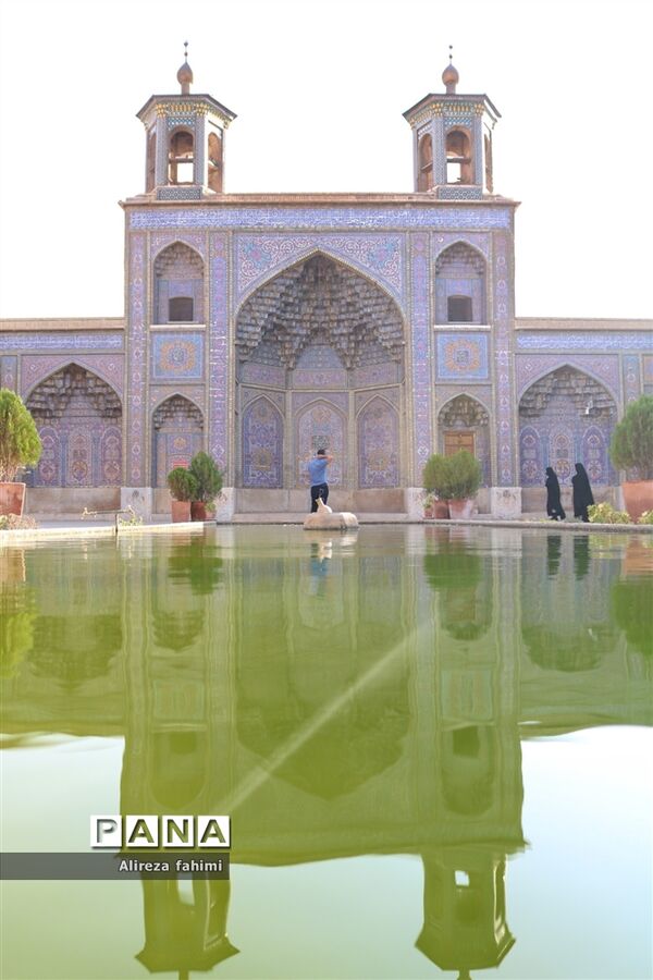 نصیرالملک؛ مسجدی از نور و رنگ