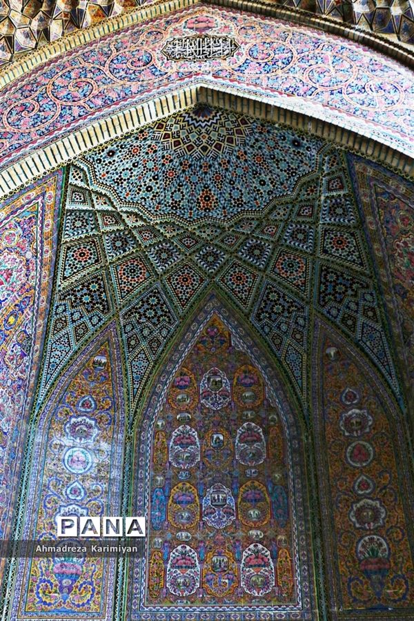 نصیرالملک؛ مسجدی از نور و رنگ