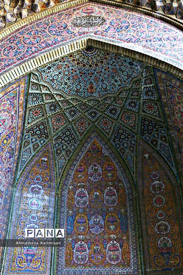 نصیرالملک؛ مسجدی از نور و رنگ