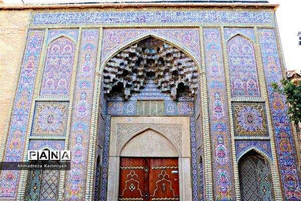 نصیرالملک؛ مسجدی از نور و رنگ