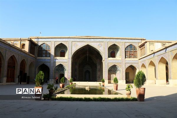 نصیرالملک؛ مسجدی از نور و رنگ