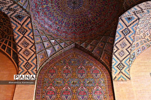 نصیرالملک؛ مسجدی از نور و رنگ