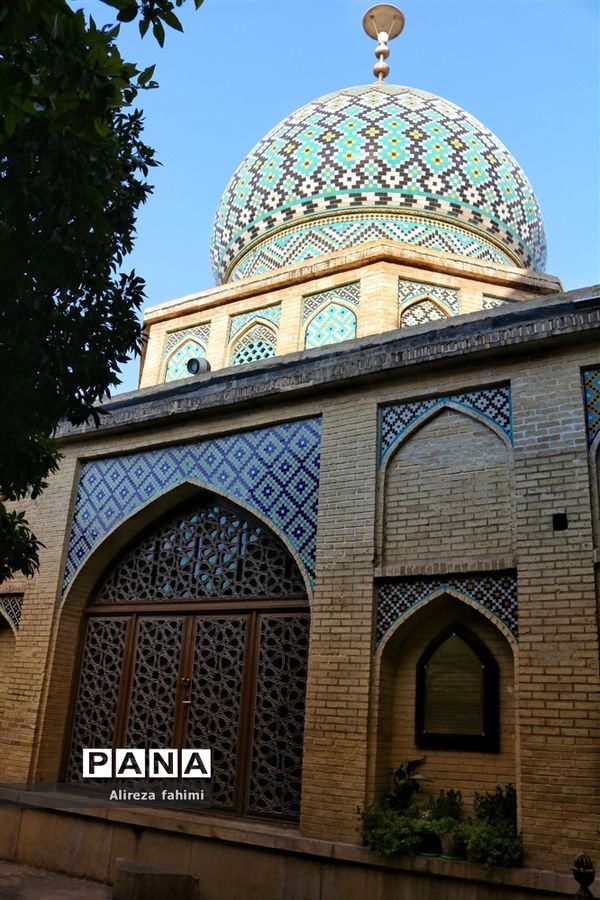 نصیرالملک؛ مسجدی از نور و رنگ