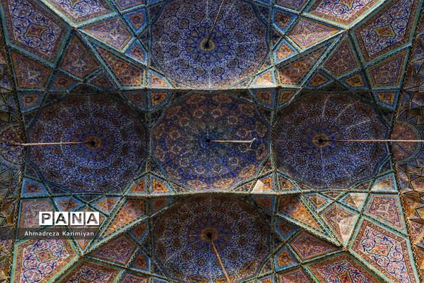 نصیرالملک؛ مسجدی از نور و رنگ