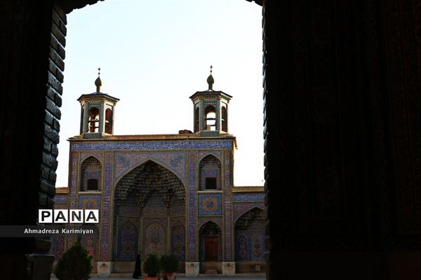 نصیرالملک؛ مسجدی از نور و رنگ