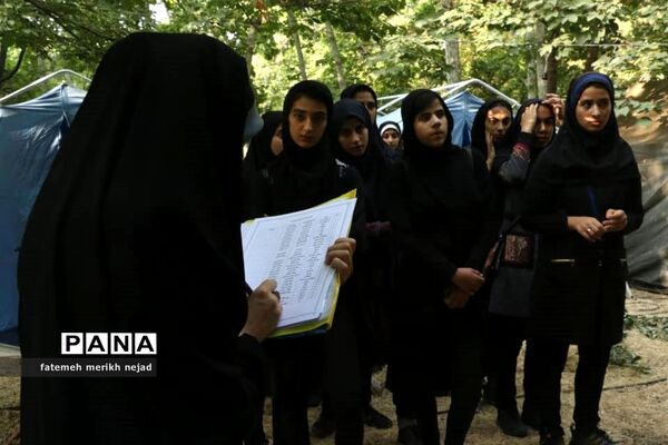 استقرار دانش‌آموزان پیشتاز اردوی ملی دختران در اردوگاه باهنر