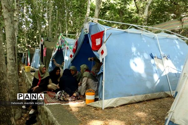 استقرار دانش‌آموزان پیشتاز اردوی ملی دختران در اردوگاه باهنر