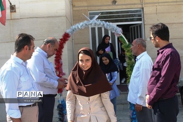 اعزام دانش‌آموزان پیشتاز دختر سازمان دانش‌آموزی آذربایجان غربی  به اردوی ملی