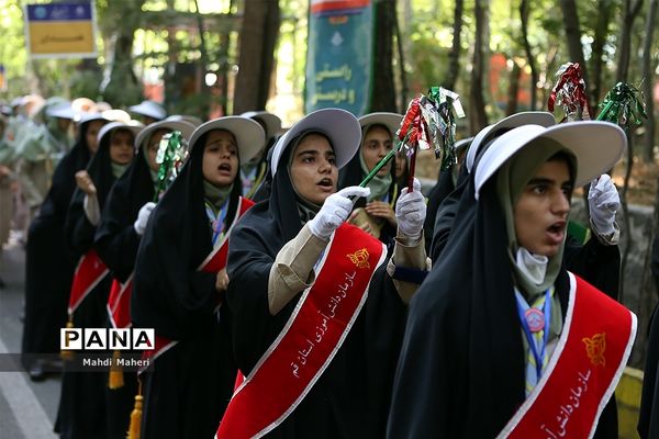 مراسم استقبال از دانش آموزان پیشتاز دختر در نهمین دوره اردوی ملی