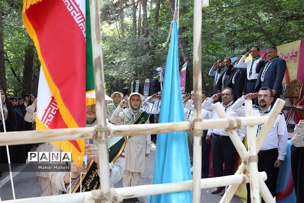 مراسم استقبال از دانش آموزان پیشتاز دختر در نهمین دوره اردوی ملی