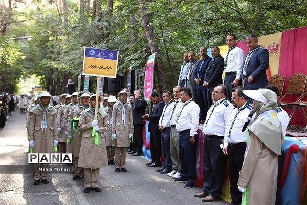 مراسم استقبال از دانش آموزان پیشتاز دختر در نهمین دوره اردوی ملی