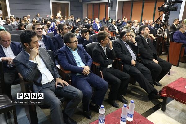 مراسم بزرگداشت روز خبرنگار در کیش