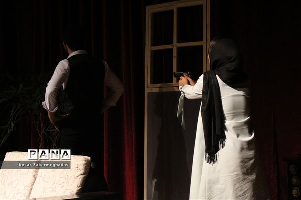 نمایش «رقص کاغذ رقص پاره‌ها »