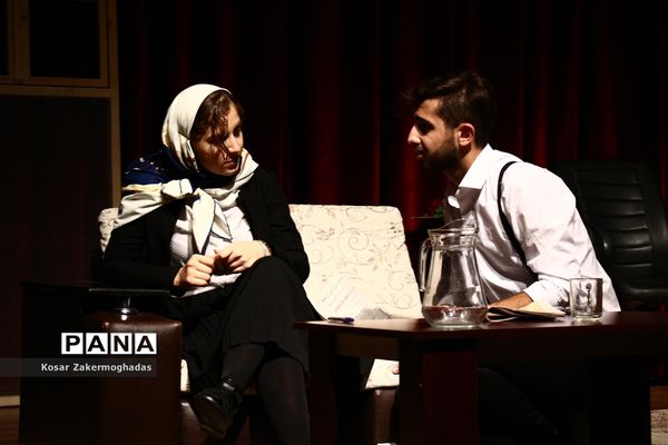 نمایش «رقص کاغذ رقص پاره‌ها »