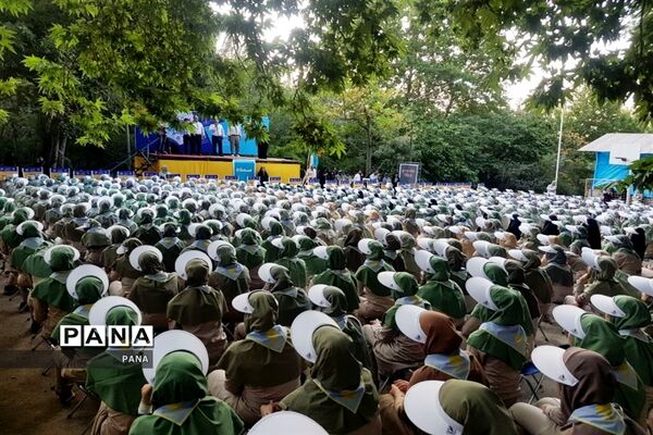 حضور پیشتازان دختر سازمان دانش آموزی آذربایجان غربی دراردوی ملی