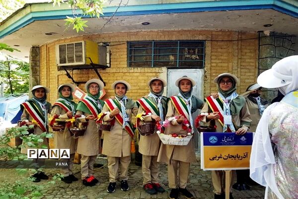 حضور پیشتازان دختر سازمان دانش آموزی آذربایجان غربی دراردوی ملی