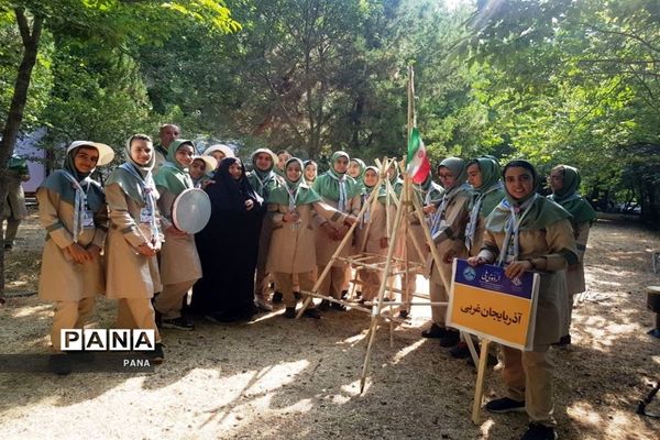 حضور پیشتازان دختر سازمان دانش آموزی آذربایجان غربی دراردوی ملی