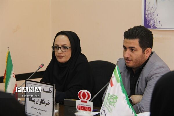 نشست هم‌اندیشی دانش‌آموزان خبرنگار در محمودآباد