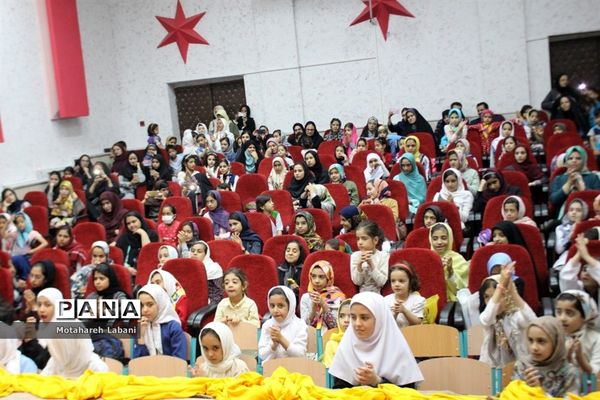 اختتامیه کلاس‌های تابستانه دختران در کانون شهید مطهری