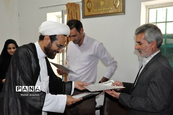 دیدار امام جمعه شهرستان خوسف با خبرنگاران شهرستان خوسف به مناسبت هفته خبرنگار