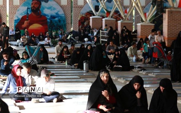 طنین روح بخش دعای عرفه از شبکه های سیما