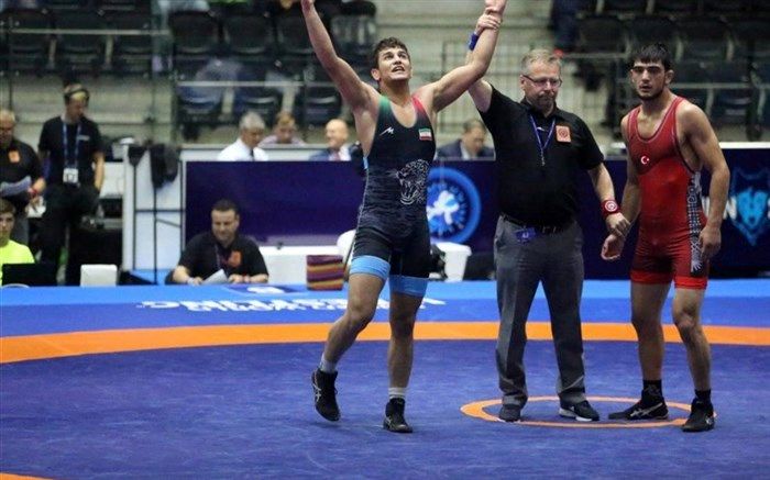 کشتی فرنگی قهرمانی جوانان جهان؛ دو ایرانی فینالیست شدند