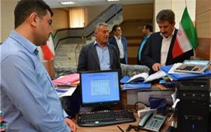 پزشکان در دوره آموزشی نصب پایانه فروشگاهی (کارتخوان ) شرکت کنند
