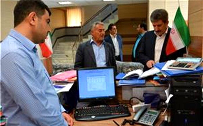 پزشکان در دوره آموزشی نصب پایانه فروشگاهی (کارتخوان ) شرکت کنند