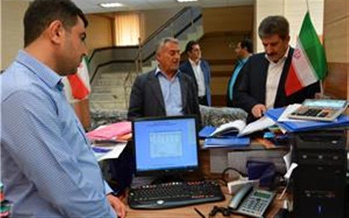 پزشکان در دوره آموزشی نصب پایانه فروشگاهی (کارتخوان ) شرکت کنند