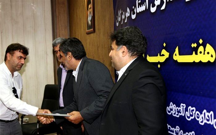 خبرنگاران زبان گویای جامعه هستند