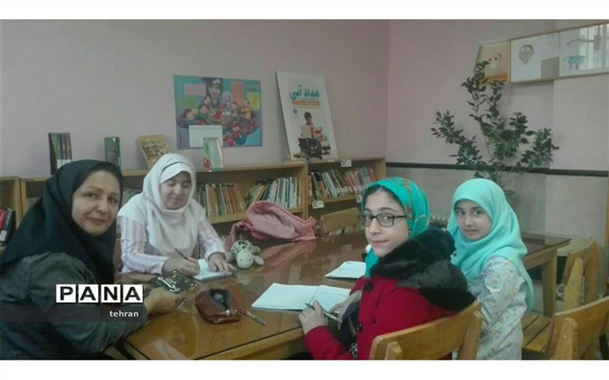 ابتکار یک معلم ادبیات برای آموزش داستان‌نویسی
