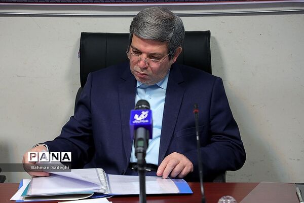 نشست صمیمی سرپرست وزارت آموزش و پرورش با مدیران و کارکنان معاونت پرورشی و فرهنگی