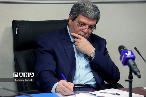 نشست صمیمی سرپرست وزارت آموزش و پرورش با مدیران و کارکنان معاونت پرورشی و فرهنگی