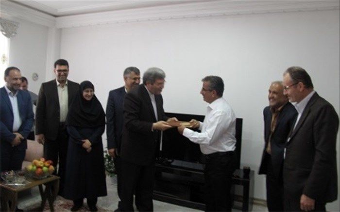 دیدار سرپرست وزارت آموزش‌وپرورش با آزاده فرهنگی در خشکبیجار